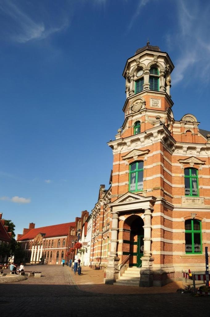 Zum Kaiserlichen Postamt Parchim Exterior photo